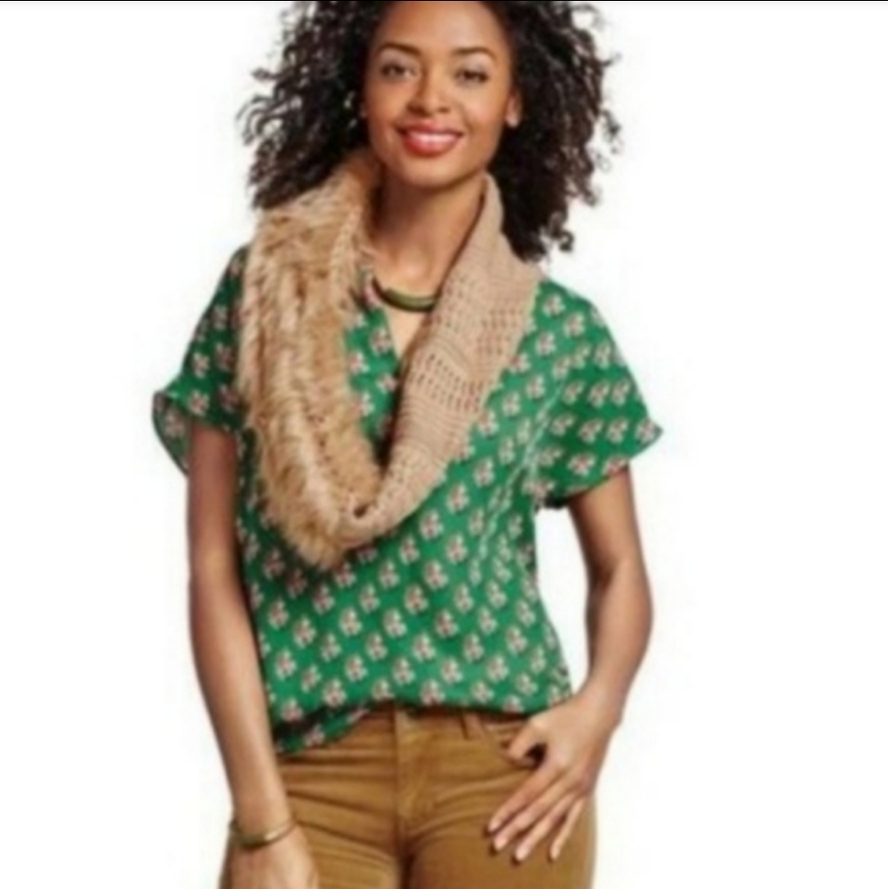 CAbi Stevie Floral Blouse #3252 Short Sleeve V-Neck High-Low Hem Green size M
